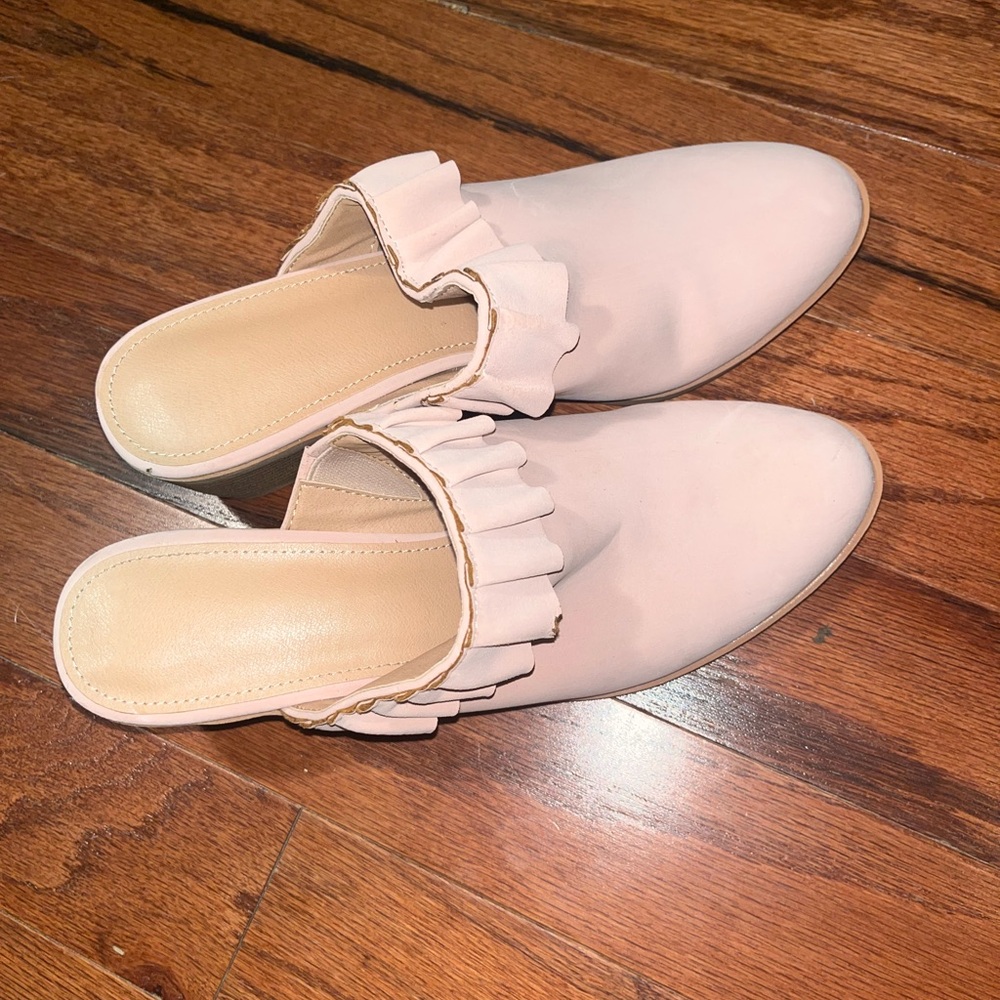 Chic Blush Ruffle‎ Slip-On Mules - Picture 4 of 7